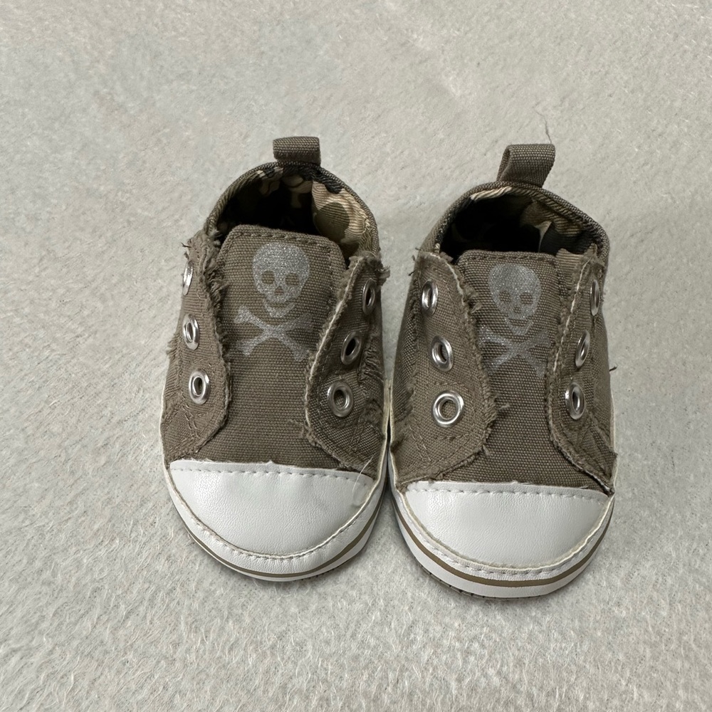 NWOT - Goldbug Baby Crib Shoes - Sz. 1
